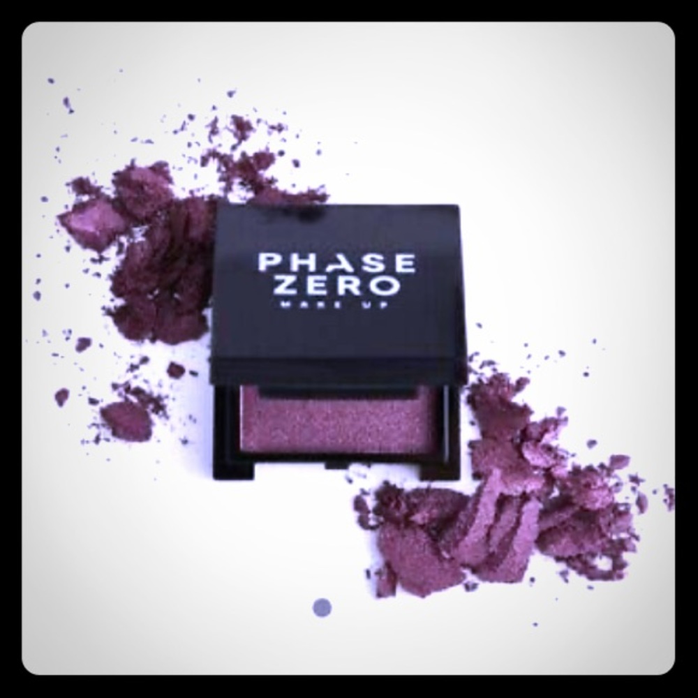 NWT Phase Zero Makeup Pressed Eyeshadow In VELVET!